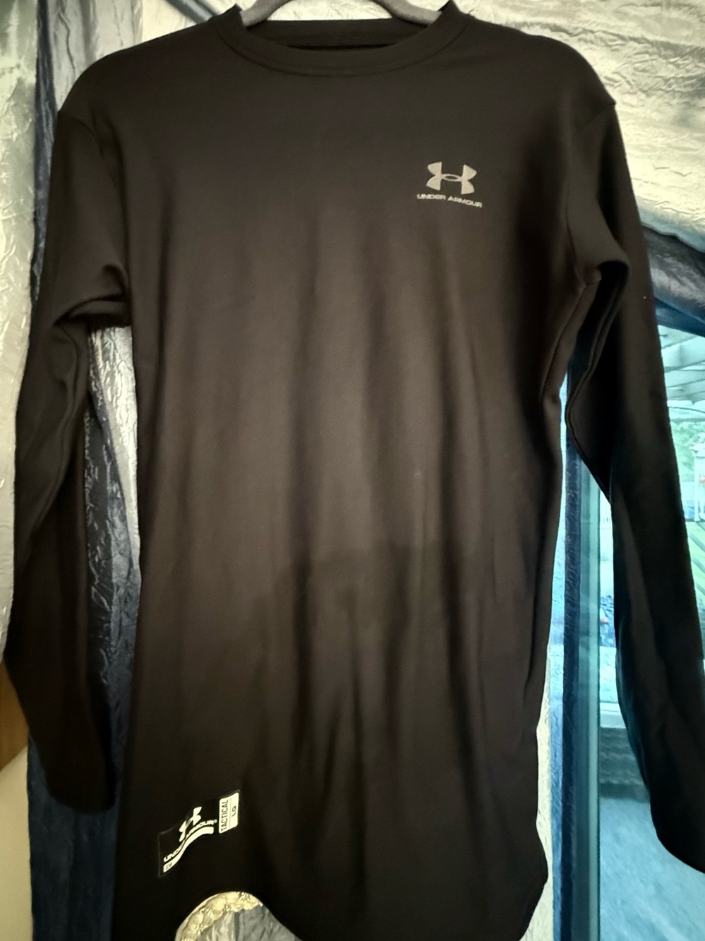 Under Armour Black Long-Sleeve Crewneck Performance Tee